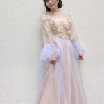 Ayana Taketatsu Instagram - 今日の衣装が可愛いすぎて、、、 こんな短い時間しか着ないのもったいない！！ って何度も思いました😂💕 スタイリストのhanaさんがドレスアレンジまでしてくれて 世界でひとつしかないドレスなのです。 細かいところまですんごく可愛いの。 大好きな作品でこんなに可愛い衣装着て 大きなステージに立たせてもらうなんて とっても贅沢な時間でした。 横浜アリーナでオーケストライベントって改めてすごい。 『たからもの』聴いて、ぐっときてしまって。 レコーディングの時も気を抜くと涙が込み上げてきそうになったのですが、『二乃ってこういう時すごく踏ん張る子だよな』って。 改めて二乃という女の子に力をもらって、さらに大好きになったことを思い出しました。 ５つ子ちゃんを想ったり、 作品へ想いを馳せたり、 もう会えないだいすきなひとを思い浮かべたり、 いつもあたたかな笑顔をくれる人に感謝したり、 寂しくて優しい気持ちにしてくれるこの曲が好きだなと 改めて今日思ったのでした。（突然の長文の感想。笑） キャストのみんなも、スタッフさんも、 五等分の花嫁を愛してくれるみんなも 全部がだいすき！！！ 明日も最高の1日になるとしか思えません✨ とっても楽しみです！ おやすみなさい☺️