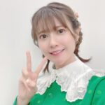 Ayana Taketatsu Instagram - 三つ編みができるような長さに！ 切ろうか伸ばそうか悩み中。。 髪の量が多いので、 短いとさっぱりして楽だけど アレンジ沢山できるのもいいよね🎀