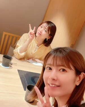Ayana Taketatsu Instagram - 先日みもりんとランチしたよ💛
美味しいお肉を沢山食べて
いっぱい喋ってあっという間だった🤤
実は家族ぐるみの仲です。
みもりんの笑顔はパワーがあって、
いつも会うと幸せな気持ちにしてくれるんですよね。すごい。
とっても楽しかったー！！

#三森すずこ
#みもりん
#みもりんらぶ
#竹達彩奈
#お肉時間