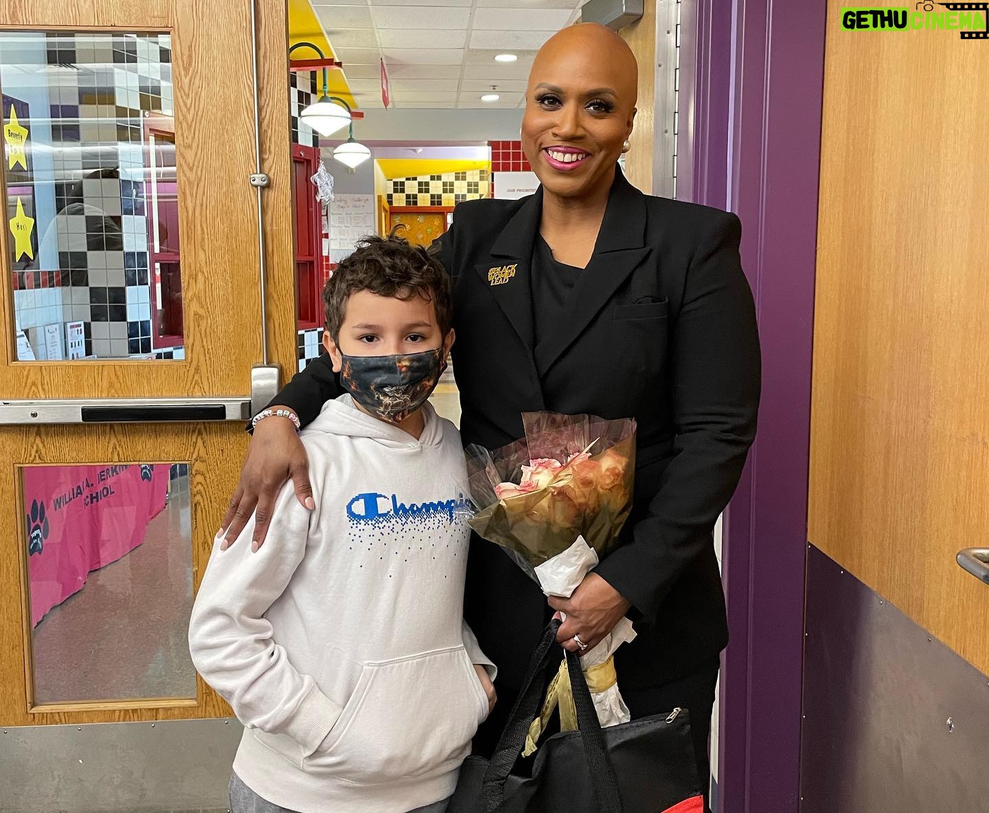 Ayanna Pressley Instagram - It was a joy to mark Black History Month with @cps_chelsea 3rd and 4th graders at the Berkowitz School today. TY teams Boston Celtics and Chicago Bulls for a magnificent Q&A! And shout-out to all the educators and school staff who made this meaningful time in community possible.