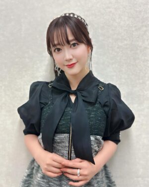 Ayasa Ito Instagram - 劇場版 #大室家 舞台挨拶でした✨
舞台挨拶らしく華やかで大人っぽい感じです🥰