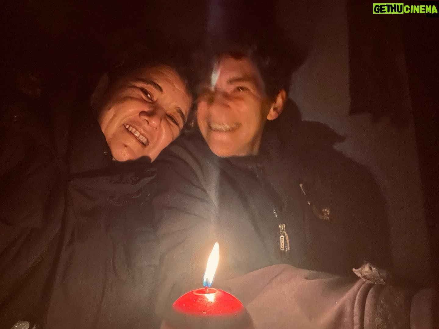 Ayça Damgacı - 1.7K Likes - 11 🧿🍀🌈💜 @tumay_goktepe “A word is dead
When it is said,
Some say.
I say it just
Begins to live
That day.”
E. Dickinson