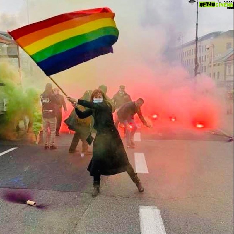 Ayça Damgacı - 2.7K Likes - #pride #pridemonth #pride🌈 #istanbulpride #onurhaftası bin selam olsun sokaklarda canıyla direnen aşklarıma! Happy pride canlarım!