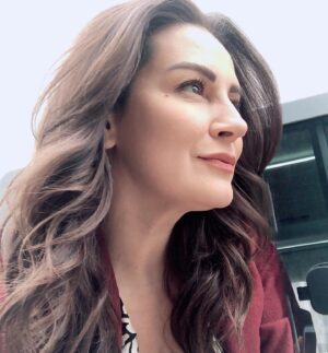 Ayça İnci Instagram - Küçük bir An ..Hep o An’da kalmak istediğiniz hiç olmadı mı ?? 
#karavangünlükleri 🙈✌🏻😉🎬🎥 @uckizkardestvdizisi @kanald @surecfilm