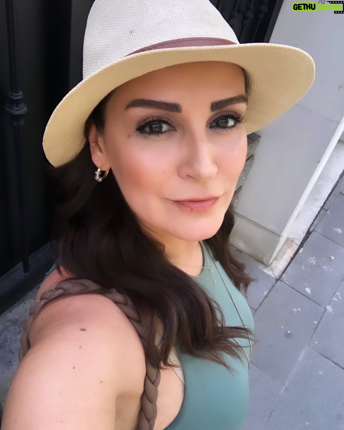 Ayça İnci - 1.1K Likes - 🤯🌞🥵🤭🙈