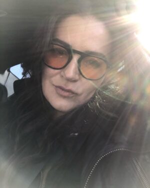 Ayça İnci Instagram - 🖤❤️