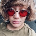 Aycan Koptur Instagram - Hepinizden nefret ediyorum gözlüğümle onlaynım 🕶