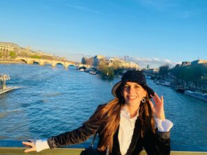 Aydan Taş Instagram - 🌹🗼 Je vois la vie en rose 🗼🌹
 #atsonfotoyufava ❤️ #parisgünlüğü