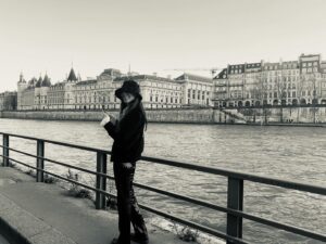 Aydan Taş Instagram - 🌹🗼 Je vois la vie en rose 🗼🌹
 #atsonfotoyufava ❤️ #parisgünlüğü