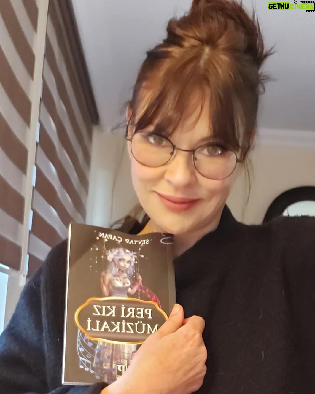 Aydan Şener - 12.6K Likes - Kaliteli duruşu,olağanüstü oyunculuğu,sıcacık kişiliği,samimî dostluğuyla tanımış olmaktan son derece mutluluk duyduğum benim canım dostum @sevtapcapan nefis bir müzikal yazmış..Emeğine sağlık Sevtap'ım..❤ #peri kız mūzikali..