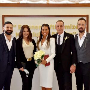 Aydan Şener Instagram - Canlarımm..❤Bir ömür mutlu olun inşallah..🙏❣@binnazavci @m_m_acar@nizamveral @cihancoskuner