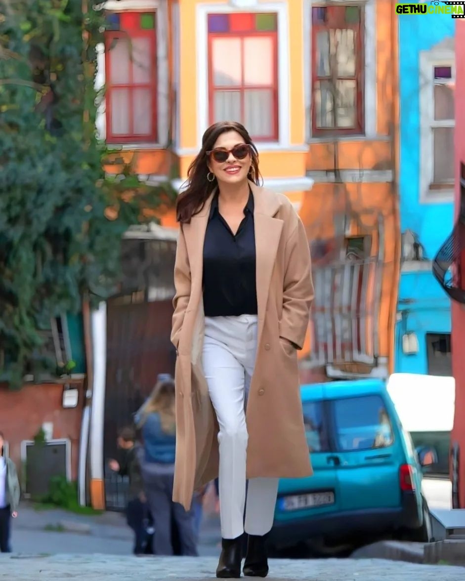 Aydan Şener - 12.4K Likes - Sağlıklı, huzurlu, bereketli, mutlu pazarlar dilerim hepimize..🙏🌺💞🙋♀️ #balat @yurekcikmazitrt @ilkerbackstage