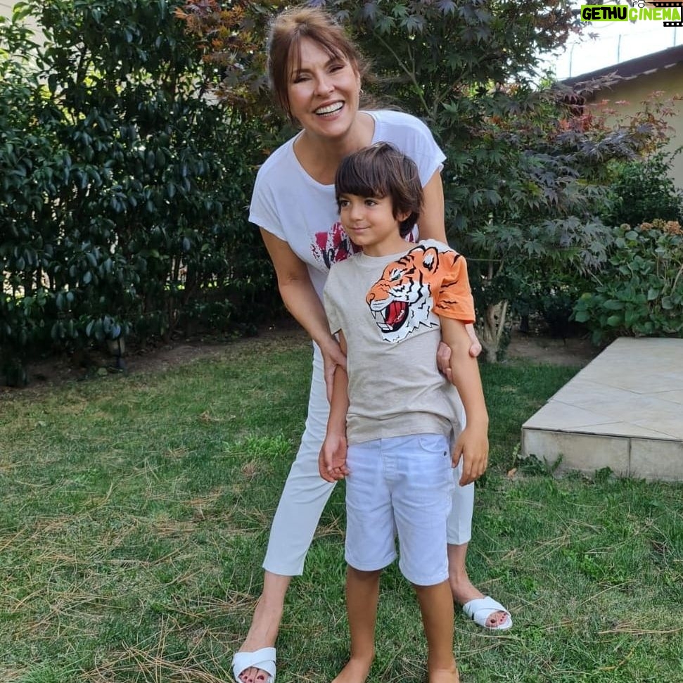 Aydan Şener - 18K Likes - Halasının güzelleri.. ❤❤ @yasemin_hatunoglu @yamanhatunoglu