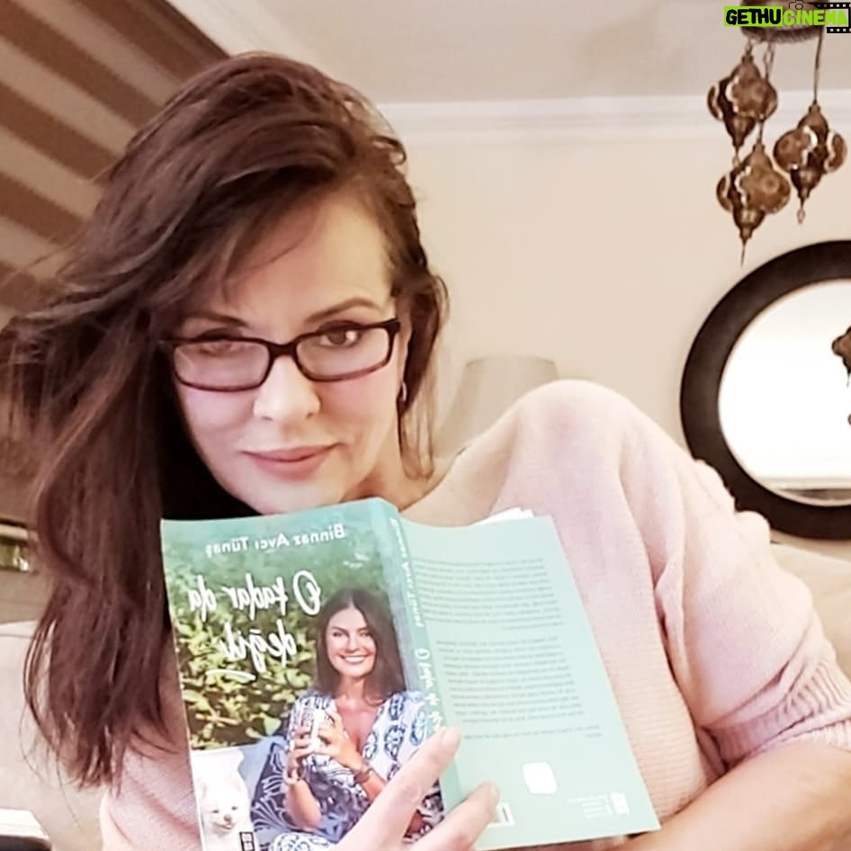 Aydan Şener - 8.9K Likes - Binnaz'ım kalemine,yüreğine sağlık..Su gibi aktı..Bitti diye üzüldüm..❣ @binnazavci #o kadar da değil..🤷♀️❤