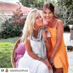 Aydan Şener Instagram - #Repost @sibelilkizofficial (@get_repost) ・・・ @aydannsener #friendship Benim güzel arkadaşımla #love #fridaymood