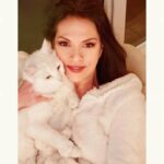 Aydan Şener Instagram – Pamuk ve ben hepinize iyi akşamlar dileriz..🙏😻😽❣💞