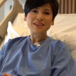 Aydilge Instagram - Ameliyatım başarılı geçti. Hepinizin güzel mesajlarına çok teşekkür ediyorum. Ataşehir Acıbadem Hastanesinin harika çalışanlarına, başta doktorum  Doçent @drsafagursoy olmak üzere binlerce teşekkürler. Ayrıca tüm süreçte yanımda olan @demirsaglikvehayat 'a da teşekkür ediyorum. Bir kaç haftaya konserlerde yine kalp kalbe olacağız . 😇 #aydilge