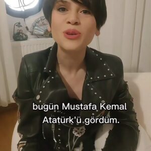 Aydilge Instagram - #Atatürk 'ü gördüm 🤍❤

#aydilge