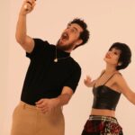 Aydilge Instagram – Evrencan ile beraber söylediğimiz harika bir şarkı geliyor yakında… Aslında gayet cool bir klip çekme niyetindeydik ama bir araya gelince çok ciddi kalamadık galiba😁 Fakat gerçekten harika bir şarkı geliyor. Özellikle siz de bizim gibi gösteriş ve kibirden, sahte insanlardan, yapay ilişkilerden bıktıysanız, bu şarkı size iyi gelecek😇 “Sahte Öpüşler ” 24 Kasım ‘da sizlerle #aydilge #evrencangündüz

📸 : @portrelab