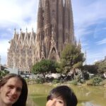 Aydilge Instagram – Barcelona’da size harika besteler yapıyorum. Gezdiğimiz her yer müzik gibi… Ama yine de ülkem canım ülkem 💝 🥰🥰 Tabi ki oy kullanmaya döneceğiz.  Sonra da muhteşem konserlerde buluşacağız 😇🥰 #aydilge

1,3, 5 ve 6. fotoğraf Salvador Dali Müzesinden
2 ve 4. fotograf La Sagrada Familia

 @utkubarisandac