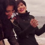 Aydilge Instagram - Eksik bir şey mi var hayatımızda? Ezginin Günlüğü'nün ciğerimize dolan bu şarkısını melek sesli @handeplakk ile beraber söyledik... Tamamı youtube.com/Aydilge kanalımda Peki eksik neler var sizin hayatınızda?