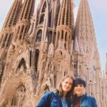 Aydilge Instagram – Barcelona’da size harika besteler yapıyorum. Gezdiğimiz her yer müzik gibi… Ama yine de ülkem canım ülkem 💝 🥰🥰 Tabi ki oy kullanmaya döneceğiz.  Sonra da muhteşem konserlerde buluşacağız 😇🥰 #aydilge

1,3, 5 ve 6. fotoğraf Salvador Dali Müzesinden
2 ve 4. fotograf La Sagrada Familia

 @utkubarisandac