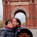 Aydilge Instagram - En güzel bayram tatlısı sevdiceğinizdir. Hepimize mutlu bayramlar 😇🥰 ( Bu fotoğrafı ameliyattan bir gün önce çekmiştik. Sağlık gerçekten en önemli şey... Bayramda en büyük dileğim ben de dahil tüm hastaların şifa bulması... #Aydilge