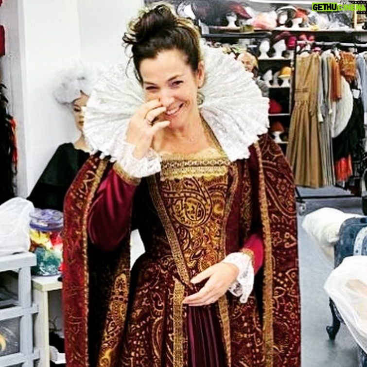 Ayelet Zurer - 1.6K Likes - השמלות שלא יכולתי לקחת
הבייתה וחבל
🤓
The dresses @bmwisraelofficial commercial.
One is my favorite…guess which one…
@gadielimelech 👠💕