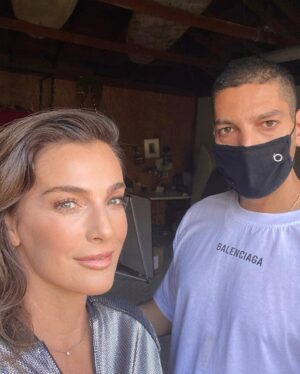 Ayelet Zurer Instagram - Thank you for all the wonderful, thoughtful questions on a zoom press day:)
#Moonhaven 3rd episode just dropped.!!!!!
What was your favorite scene? 
@amcplus 
@yanivkatzav glam💥💕
#moonhaven #episode3 #puzzle-solving #sci-fi #drama #thrieler #moon #nature