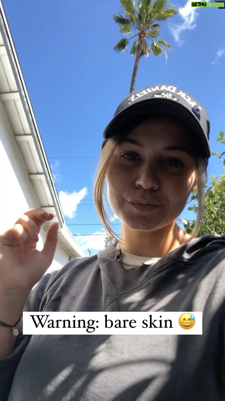 Ayla Kell - 720 Likes - Felt like a #nomakeupsaturday was the right time for this challenge 😅
Maskne took a huge toll on my skin last year, so it feels great to be able to finally bare all again. Let me know if you want more info about how I got my skin back!
Thanks @hyram for promoting real skin ❤️
.
.
.
.
#realskin #filterfree #nofilterchallenge #skincare #spf @jackdaniels_us
