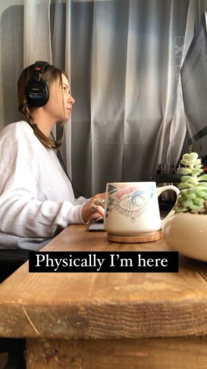 Ayla Kell Instagram - Mentally in the mountains @continentaldivide.trail @pagosasprings 

Did someone say camping trip?! 🏕