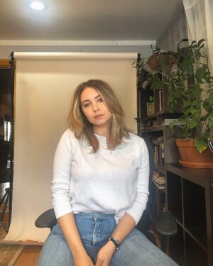 Ayla Kell Instagram - (Insert end of year post here) 

Honestly, I have no idea what day it is during this chaos week before the New Year. Hope you got to enjoy the same level of everything and nothing too 🙃
