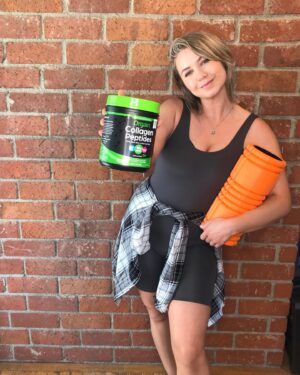 Ayla Kell Instagram - How do you  prepare vs recover? 

Okay, so I was sooo excited when I got this @target package… @drinkorgain collagen has become a daily part of my gym prep. Mainly because it is flavorless so I put it in my coffee, yogurt, and my oatmeal along with my protein. I care so much about my joints and this makes it so much easier. 

For recovery, I am ALWAYS foam rolling. Like every night foam rolling. 

#OrgainPartner #OrgainCollagenAtTarget #Collagen #ThatORGAINFeeling #herorgain #amborgaincollagen #ambcollab