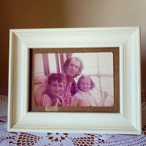 Aylin Aslım Instagram - Babalar Günü’nde vedalaşmak varmış babam. Çocuk işçi, Almancı işçi, emekli işçi, emekçi babam. Dürüst ve inatçı, onurlu babam. Çocukların cebi şeker dolu dedesi babam. Güle güle. 🤍