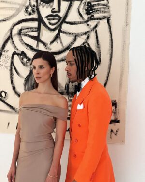 Aylin Tezel Instagram - @berlinale Opening Ceremony in a @malaikaraiss dreamy dress and having my bro @jerryhoffmann by my side 

Jewels by @cartier
Shoes @jimmychoo
Glam by @denise_grundmann 
Captured by hiitsmani
