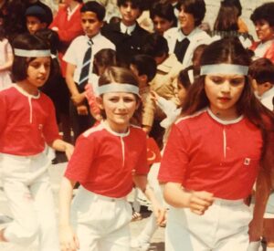 Aylin Kabasakal Instagram - Ben ve kırmızı rujum 💋💋Ront yaparken 🥰😜#tbt