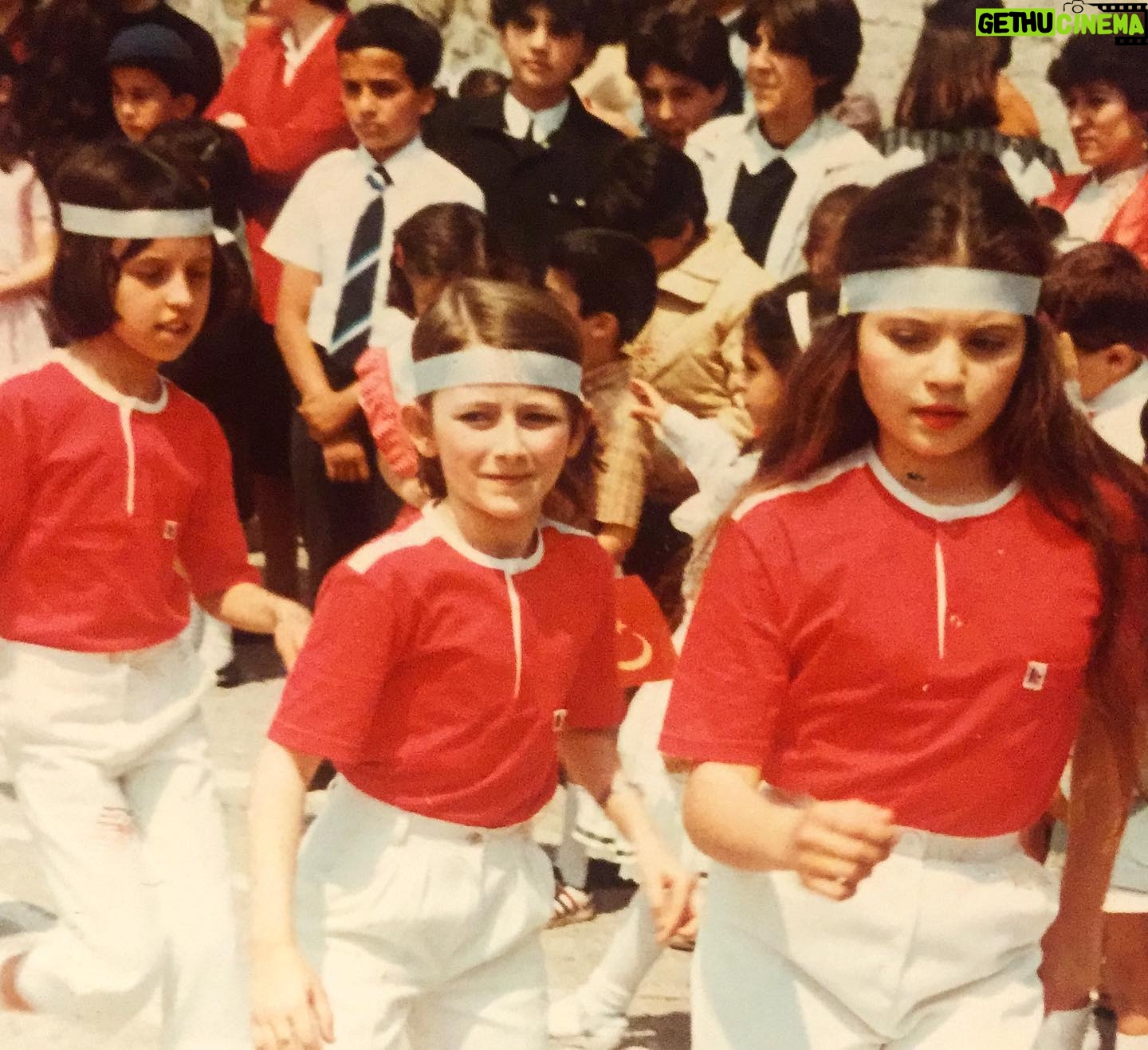 Aylin Kabasakal - 845 Likes - Ben ve kırmızı rujum ššRont yaparken š„°š#tbt