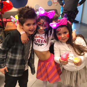 Aylin Kabasakal Instagram - Canım oğlum iyi ki doğdun 🙏🙏🙏🎂🎂❤️❤️❤️💋💋🎈🎈🎈