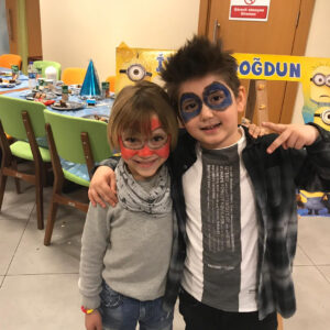 Aylin Kabasakal Instagram - Canım oğlum iyi ki doğdun 🙏🙏🙏🎂🎂❤️❤️❤️💋💋🎈🎈🎈