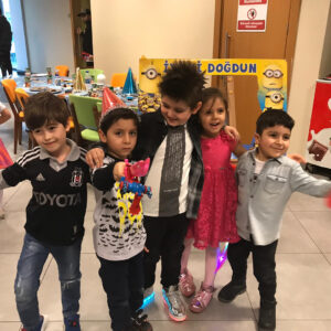 Aylin Kabasakal Instagram - Canım oğlum iyi ki doğdun 🙏🙏🙏🎂🎂❤️❤️❤️💋💋🎈🎈🎈