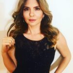 Aylin Kabasakal Instagram - GÖZÜM SENDE bu akşam ATV ekranlarında sizlerle ...Elbisem @carmen_tekstill Styling @bycsr_official .