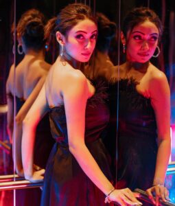 Ayoshi Talukdar Instagram - 🖤✨
