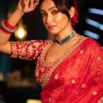 Ayoshi Talukdar Instagram – Love=Red Saree♥️
Outfit: @onaya_official
Jewellery: @kleo21official
Styling: @subrata4462
MuaH: @baban.islam.54
Photography: @abhinaskarphotography
Location: @boho_amigo
#biyebari #red #saree #love #instagood #instagram