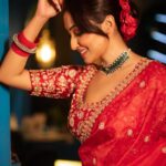 Ayoshi Talukdar Instagram – Love=Red Saree♥️

Outfit: @onaya_official 
Jewellery: @kleo21official 
Styling: @subrata4462 
MuaH: @baban.islam.54 
Photography: @abhinaskarphotography 
Location: @boho_amigo 

#biyebari #red #saree #love #instagood #instagram