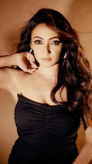 Ayoshi Talukdar Instagram - ✨🖤✨