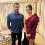 Ayoshi Talukdar Instagram – One of the Best days of my Life!
Such a Humble and Nice Man. 
Thankyou @beingsalmankhan for taking out time for us! Means a ton♥️
Nothing would be possible without you @banerjeepuja. Thankyouuu so so much! ♥️
And @dey.shyamsundar for making everything happen!

#salmankhan #dabanggtour #kolkata #love #bestmoment