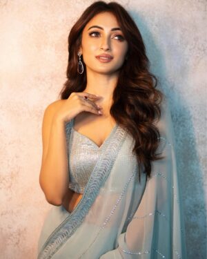Ayoshi Talukdar Instagram - Channelising the inner Pujo vibes!! ✨💫♥️

#saree #love #durgapuja #comingsoon