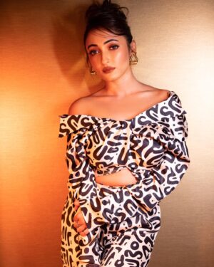 Ayoshi Talukdar Instagram - 🤍🖤
