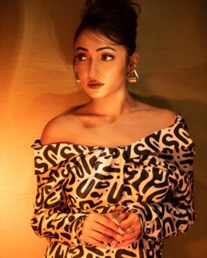Ayoshi Talukdar Instagram - Focus on the euphoric, powerful, magical parts of your life and the universe will keep giving them to you! ✨💫♥️