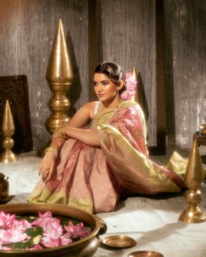 Ayraa Instagram - Kamali 🪷

Shot by : @prachuprashanth ✨

Outfits /styling /curation by @the__illusion 🔥

Makeup : @anu_leenamol ⚡️

Hair : @bisu__limbu 
⚡️
Photography team : @ikriosgokul 
@vdop_photography ✨

#Ayraa